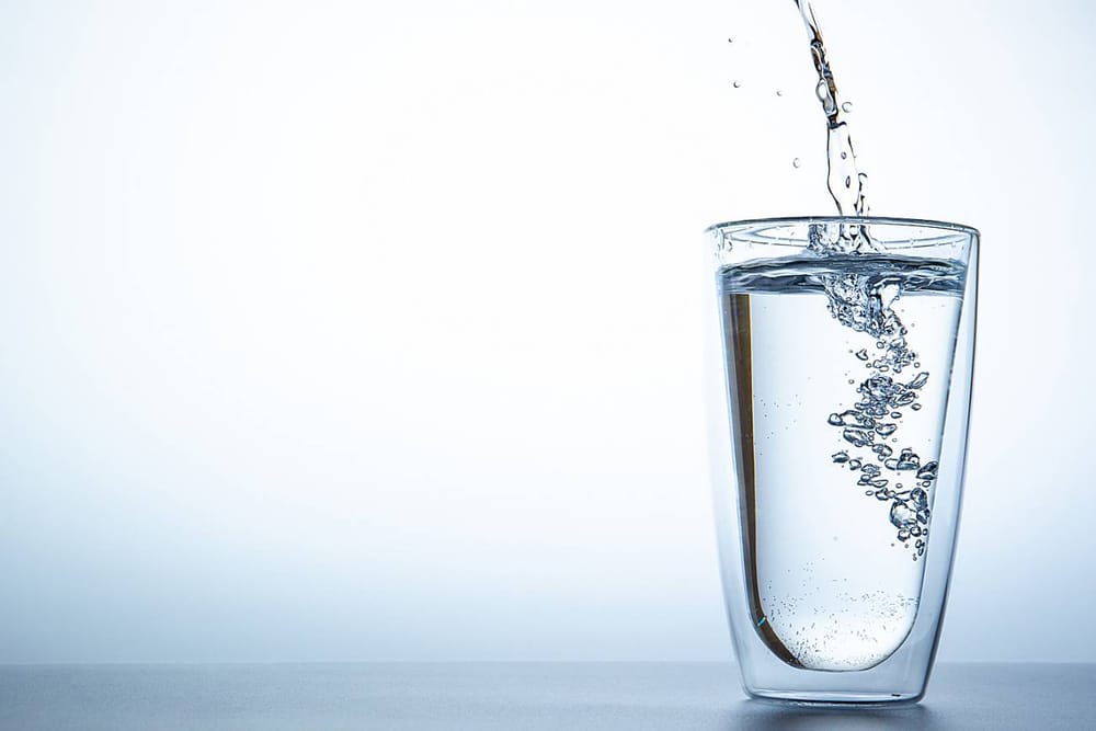 How to Drink More Water Every Day post feature image